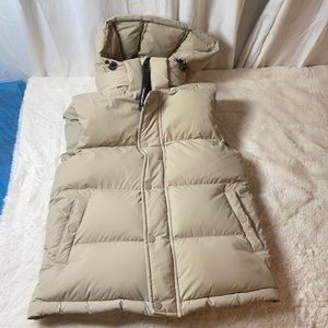 Aritzia Superpuff Vest